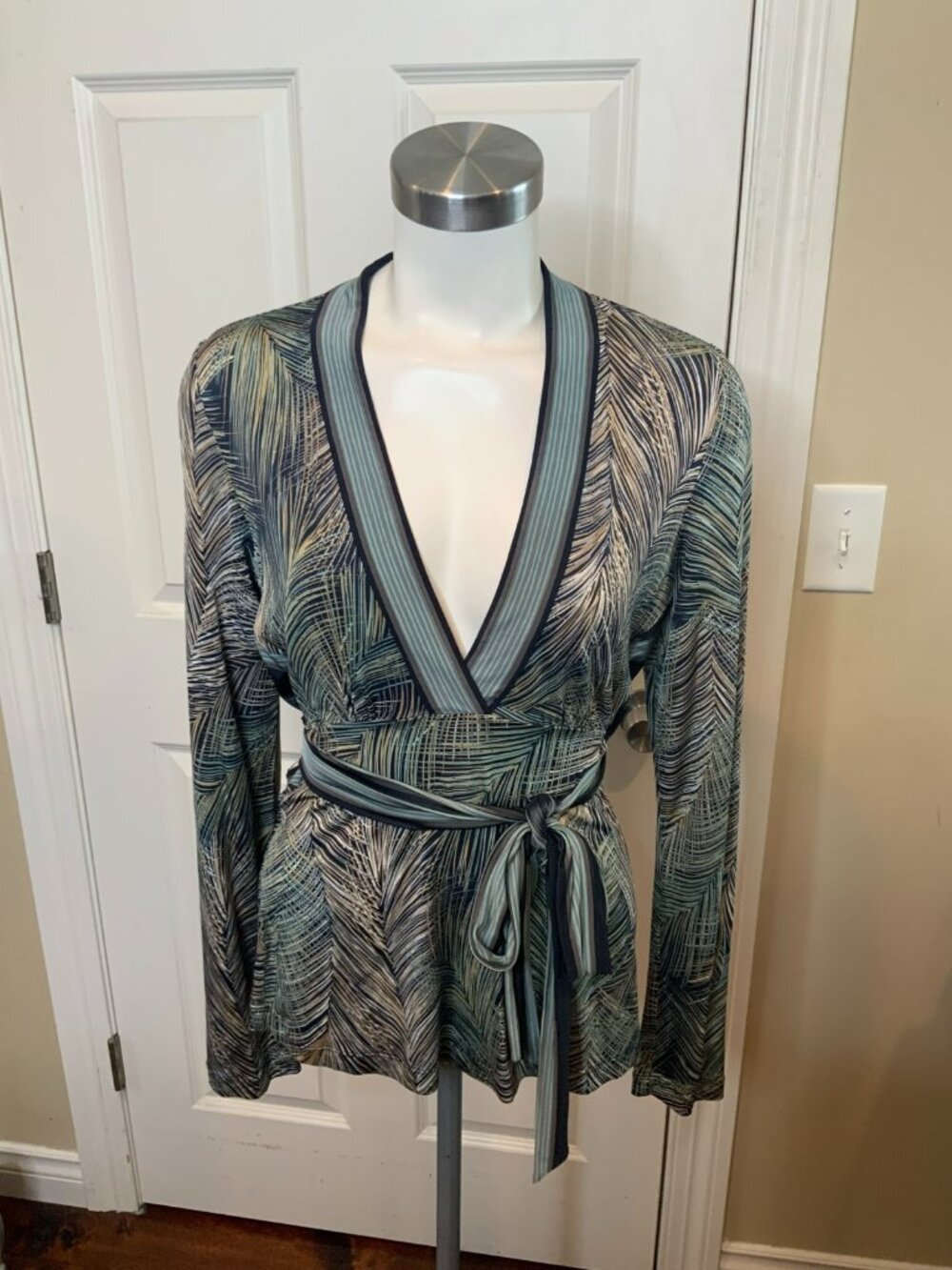 BCBG Max Azria Multicolor Striped V-Neck Tie Top, Size M